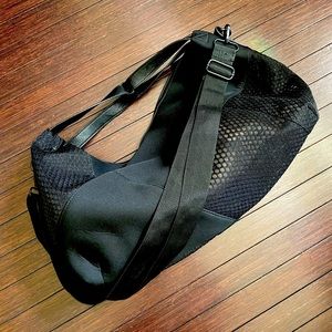 Poverty Flats by Rian Sport Hobo Bag Jet Black Duffle